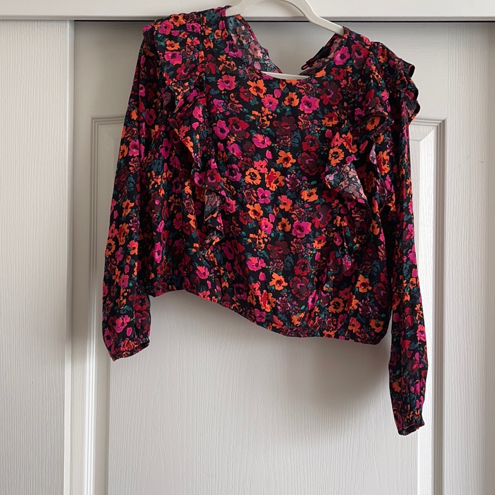 Wild fable long sleeve ruffle blouse L